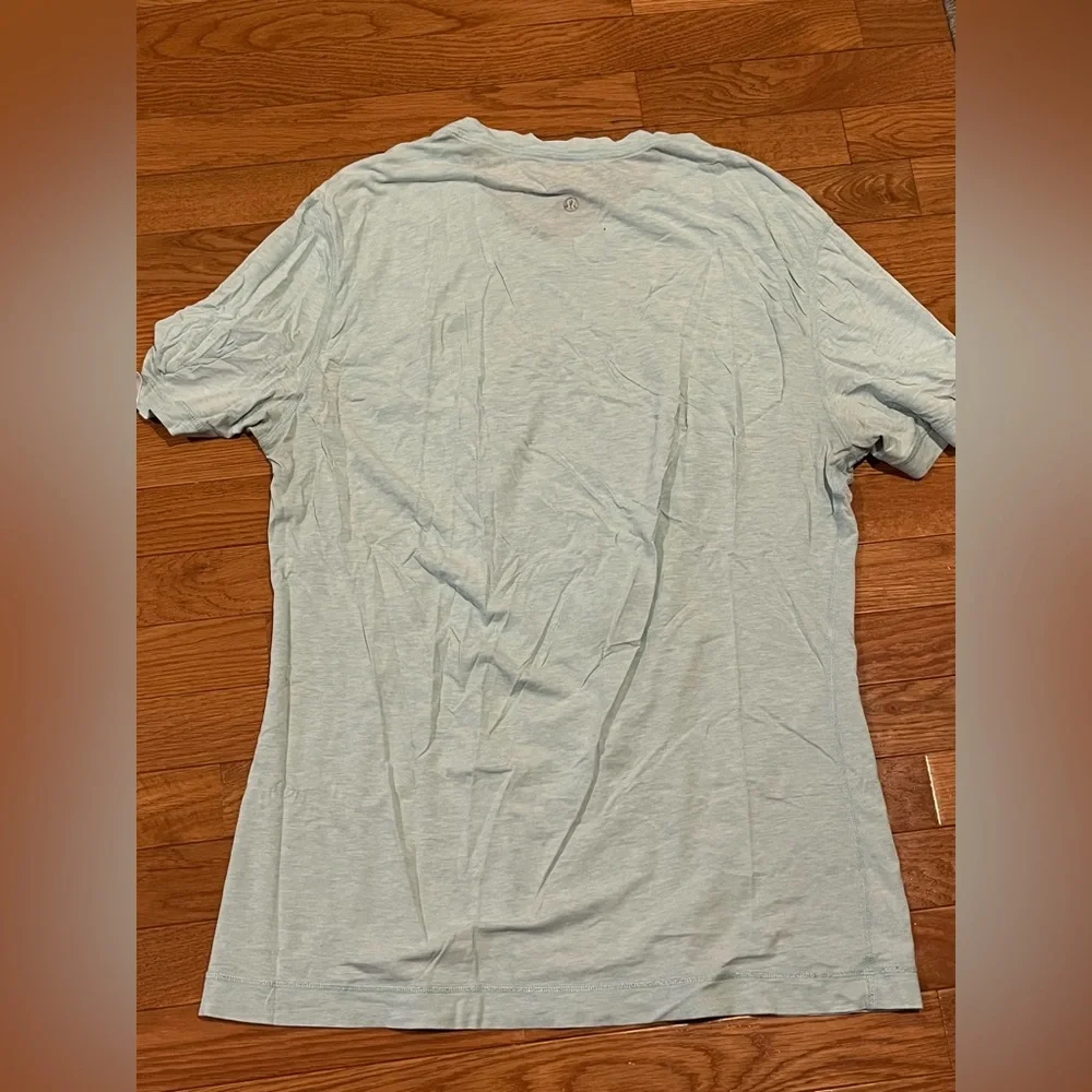 Men’s lulu lemon v neck shirt - Picture 2 of 2